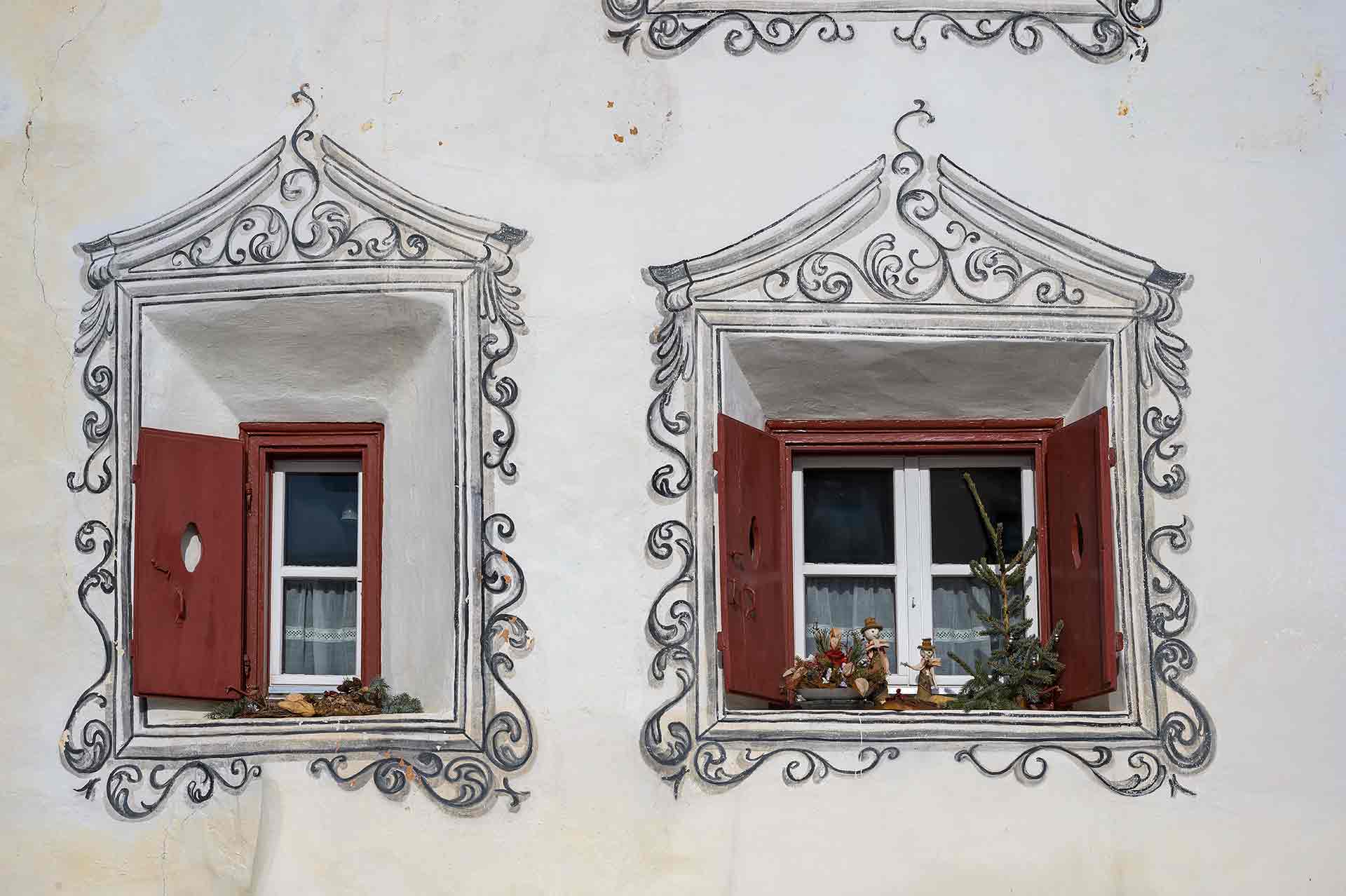 Tageslicht Engadin Fenster Trichter Scuol Graubünden