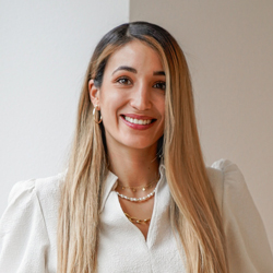Sara Leutenegger,Mama, Gründerin, Influencerin 