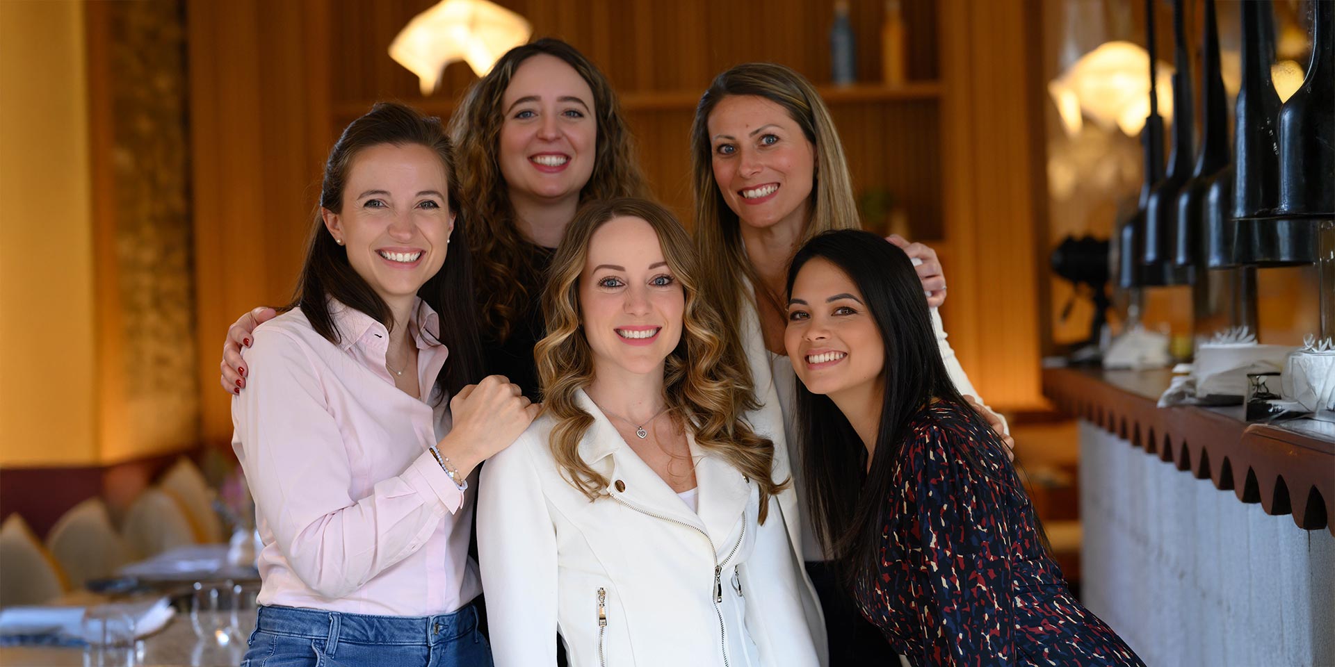 virginie polla-jacquier, rafaella martinez, mara pasquali, larissa aldosari-dicker et tatiana carruzzo. mères actives