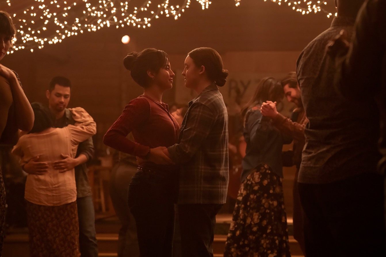 Isabela Merced (links) und Bella Ramsey (rechts) in einer Szene von «The Last of Us»