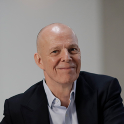 Klaus Hoffmann,Country Manager