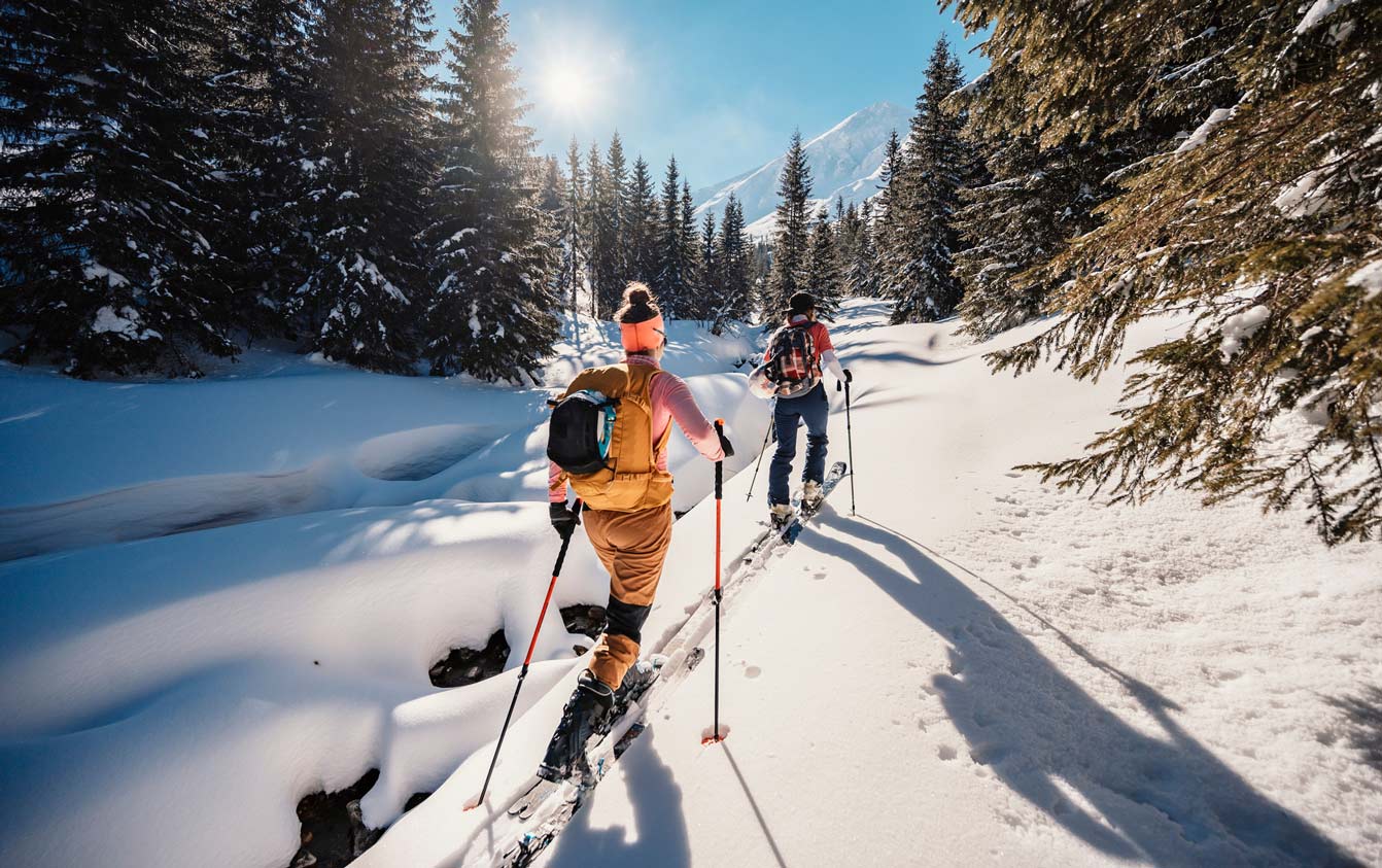 Winterwanderung an einem schönen Wintertag