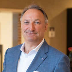 Jürgen Gangl,1. Vorsitzender der Hoteldirektorenvereinigung Deutschland und General Manager im Park Inn by Radisson Berlin Alexanderplatz