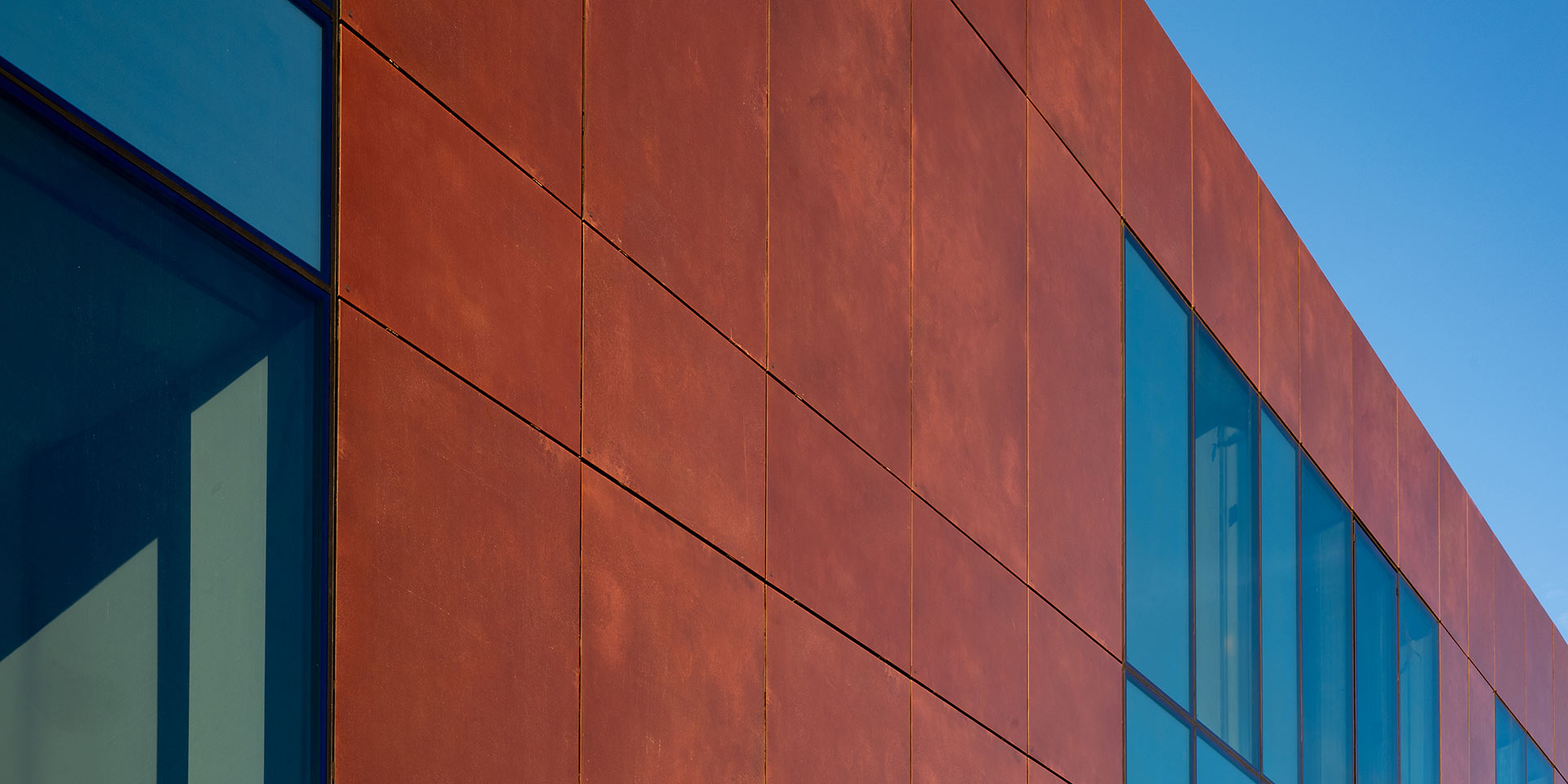 le bâtiment suisse à l’heure des façades solaires