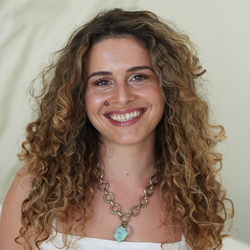 Léa Götschmann,Fondatrice Hairliss Shop