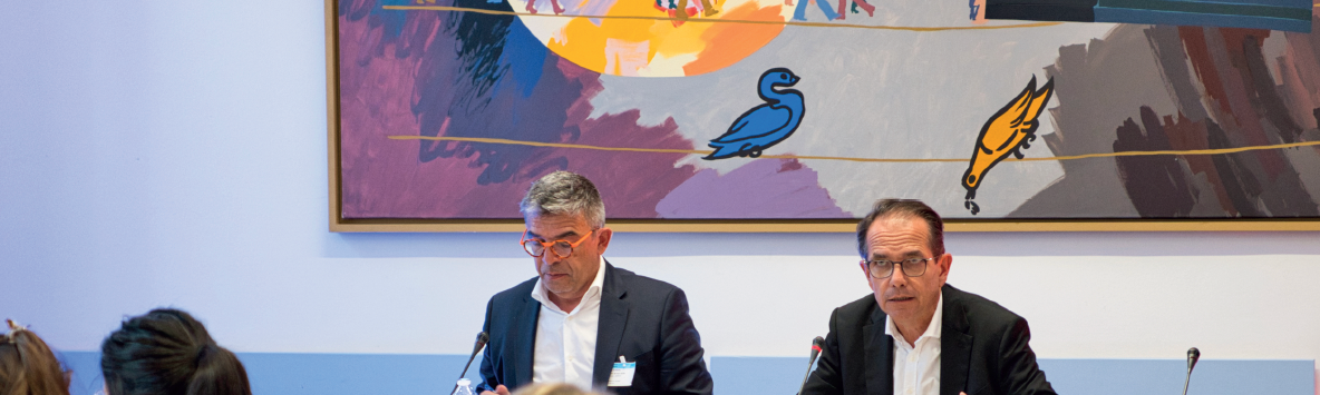avocat « nous provoquons la rencontre entre l'avocat et ceux qui le choisiront. »
